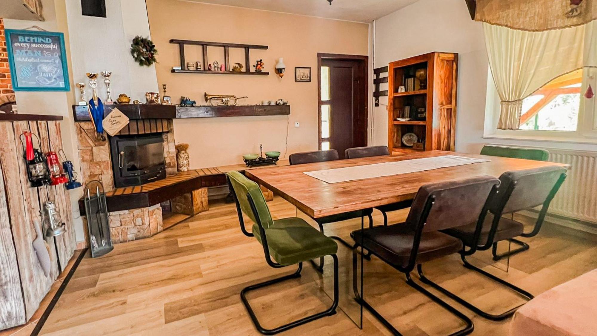 Вилла Casa Georgea Сэчеле Экстерьер фото