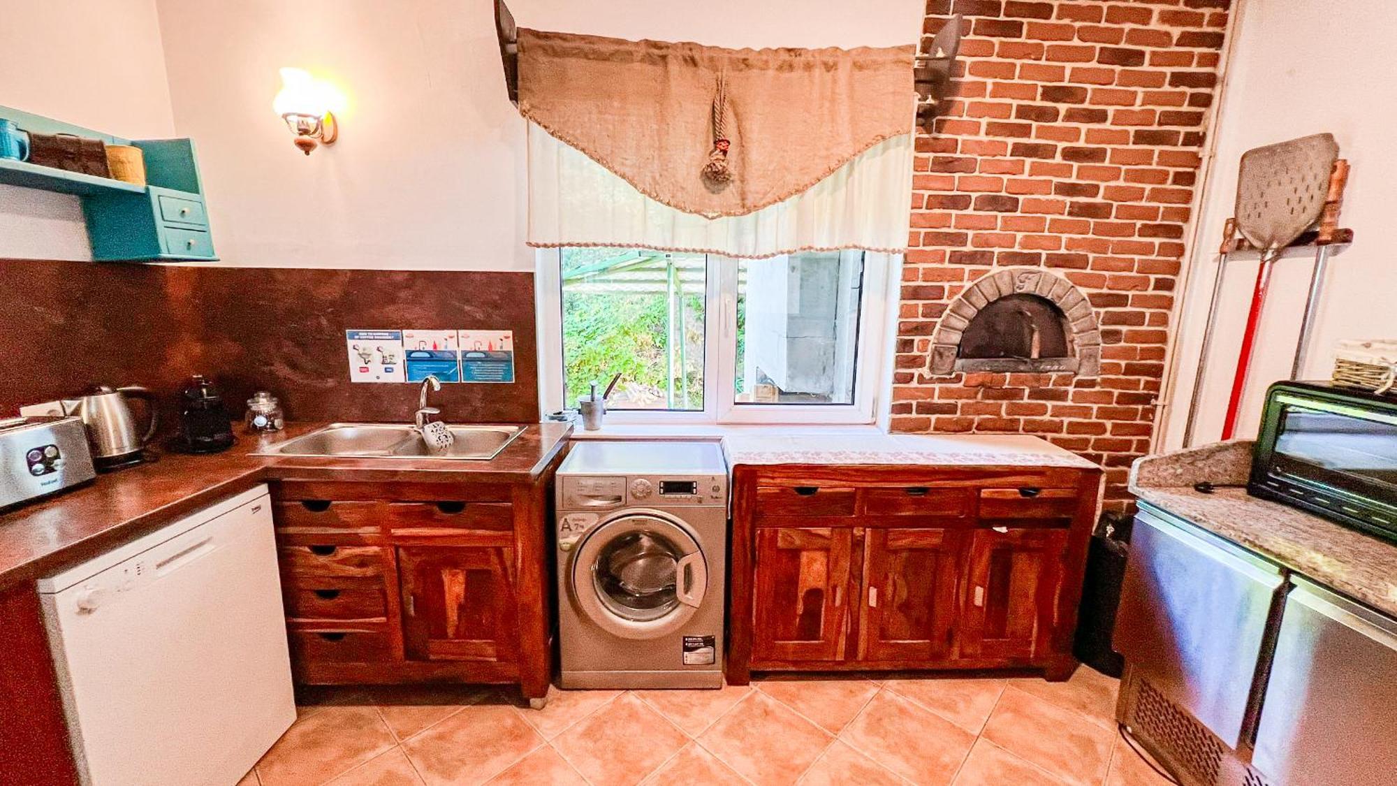 Вилла Casa Georgea Сэчеле Экстерьер фото